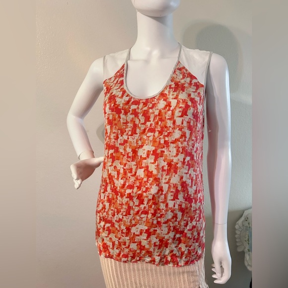 Classiques Entier Red & White Geometric Blouse |
New No Tags - Picture 1 of 8